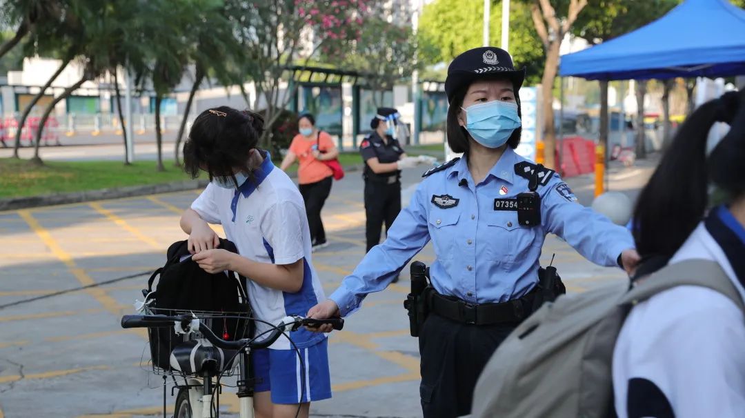 内江市桐梓坝小学校：多措并举，筑牢校园安全墙