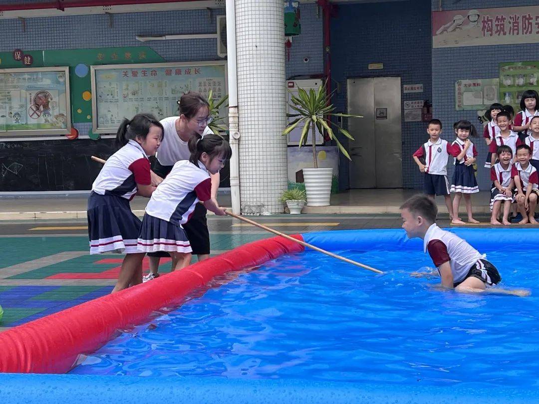 内江市桐梓坝小学校：多措并举，筑牢校园安全墙