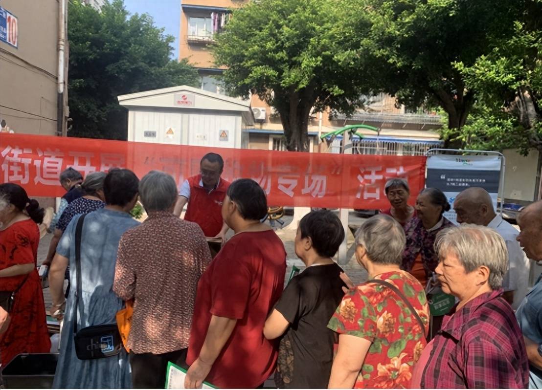 桂溪街道和平社区开展“法护少年青春”安全教育亲子营活动