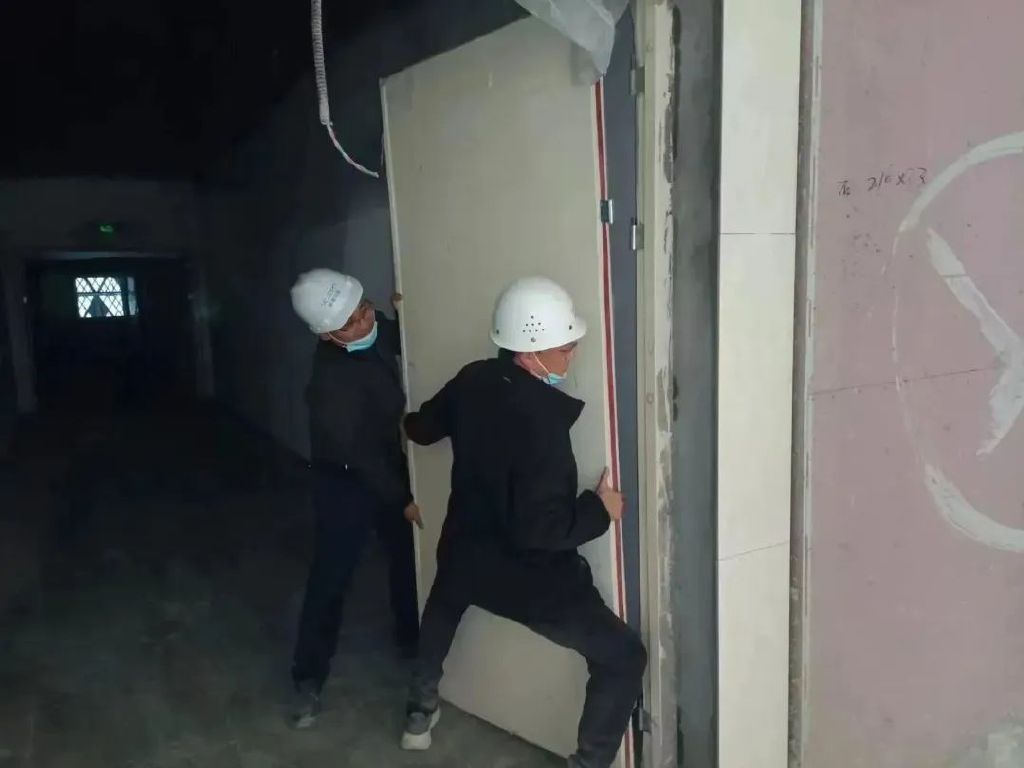 艰难方显勇毅 磨砺始得玉成