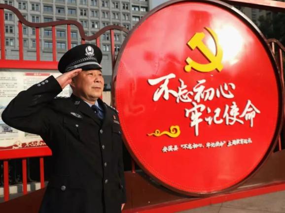 警徽闪烁 坚定初心——记成都市公安局温江分局和盛派出所民警廖松涛