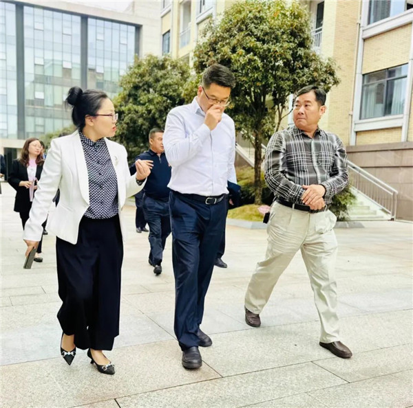 四川天府新区教育卫健局党组班子召开2024年度民主生活会