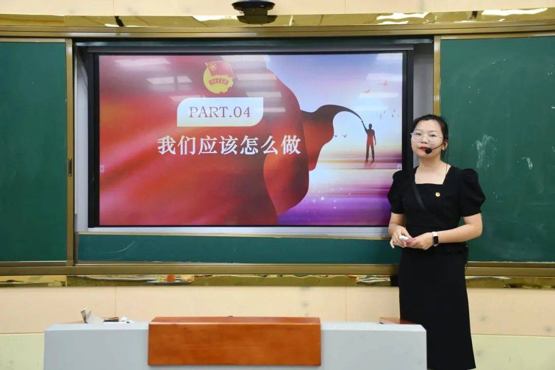 “燃五四薪火，谱青春华章”