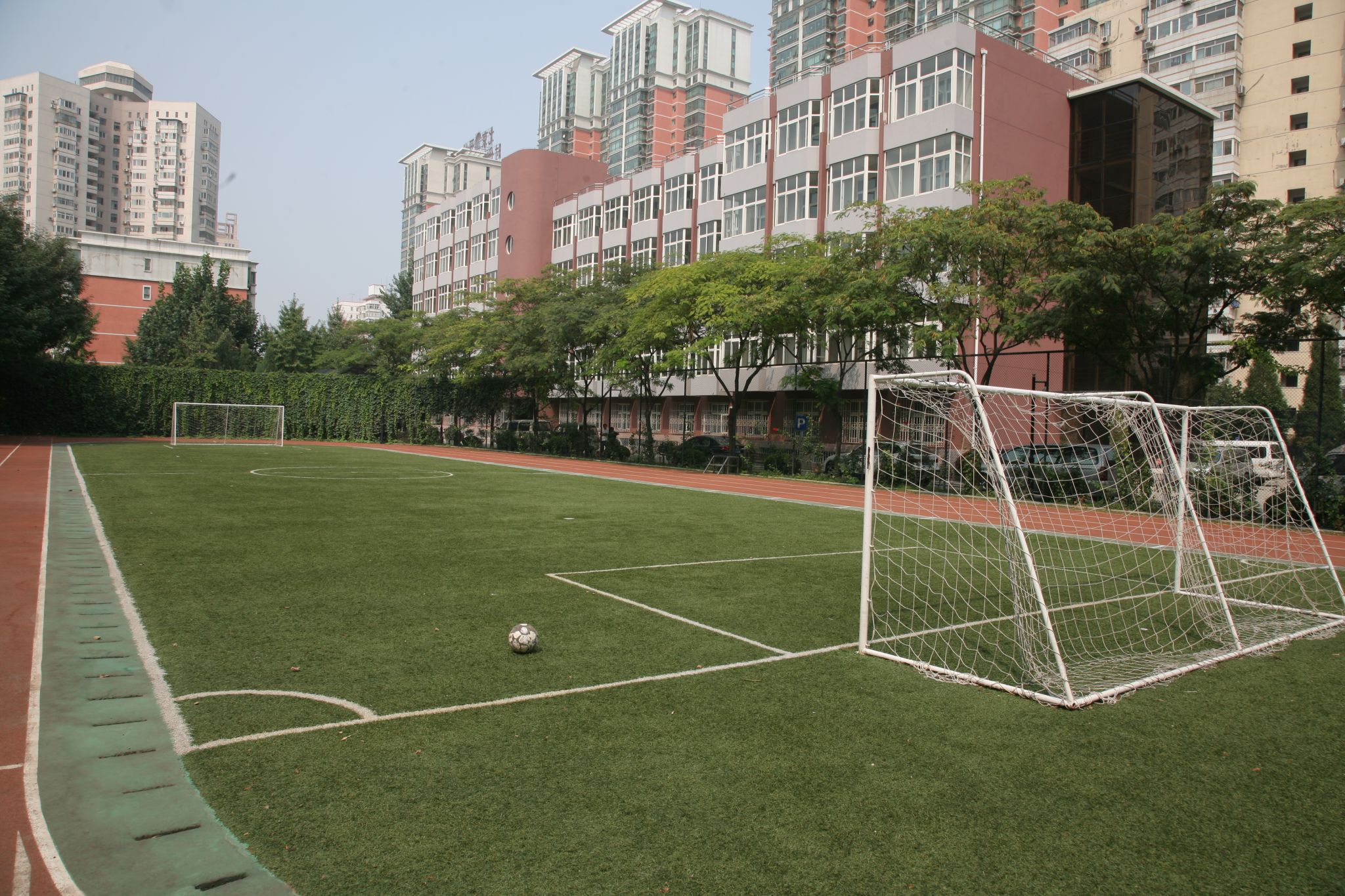 校园景色美如画——成都东部新区养马初级中学