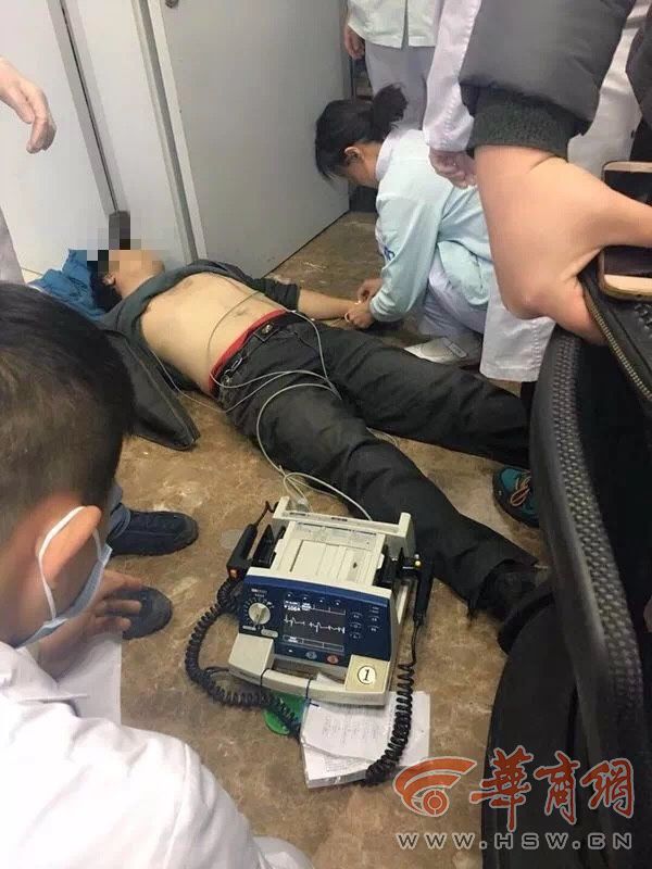 惊险十分钟！成都两护士火车站救回猝死旅客