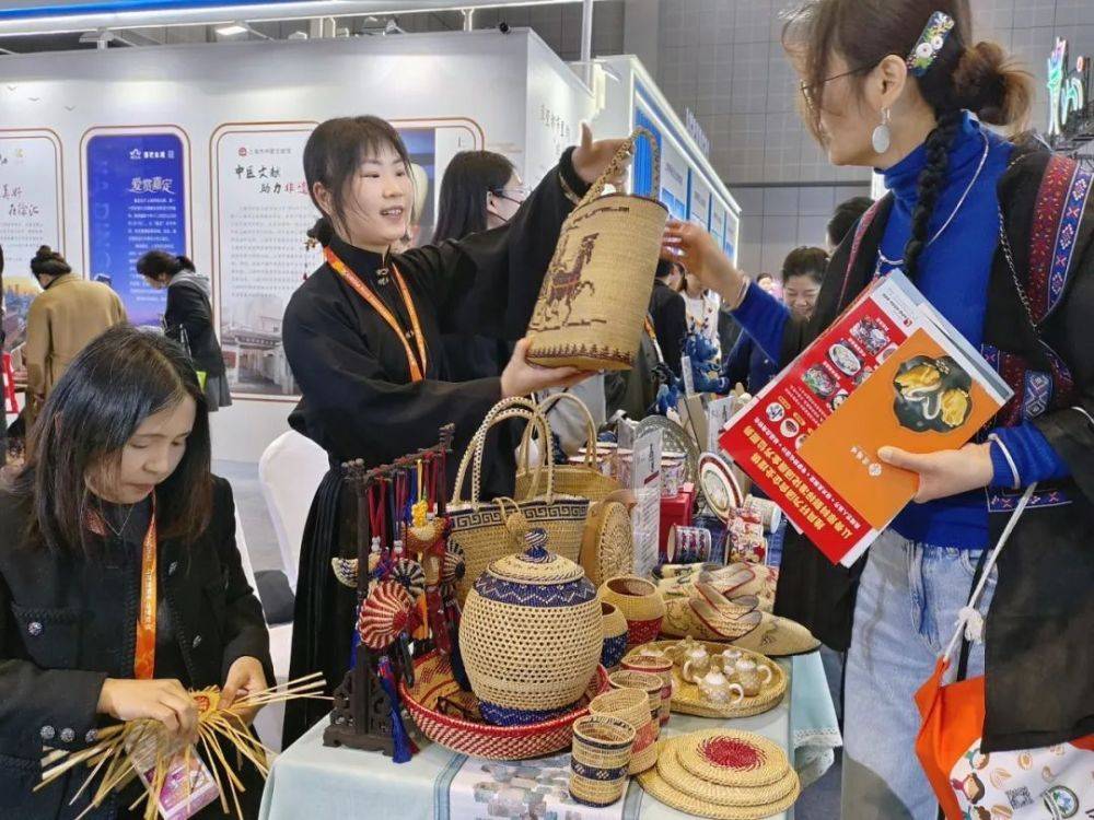 和乐草编·美好体验——社区文化创意项目第二次艺术课程活动