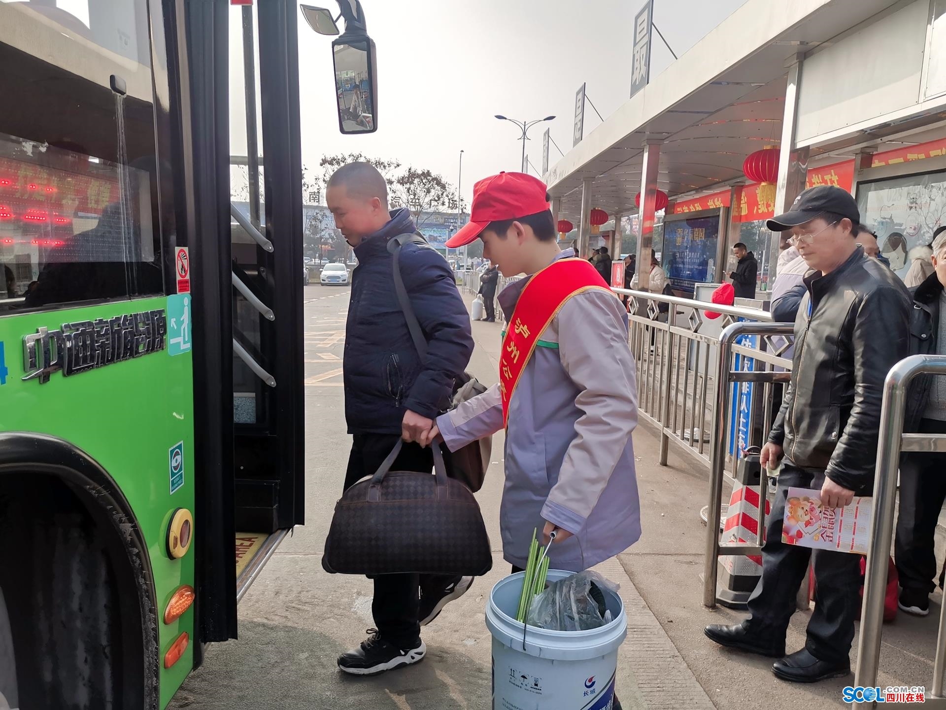龙泉六中：移动小餐车，暖心大服务